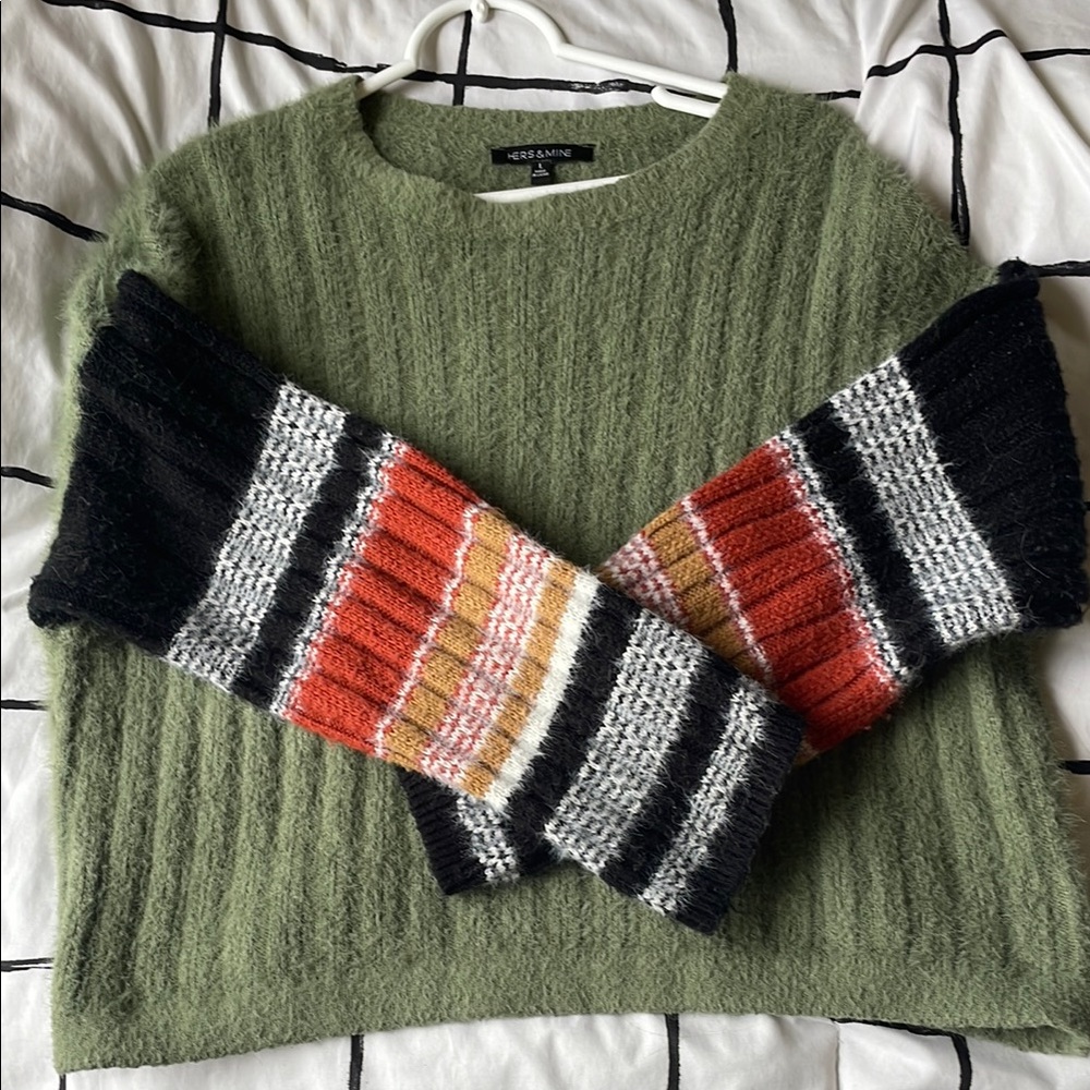 Striped sweater soft knit top green and black, super cozy and wide sleeves